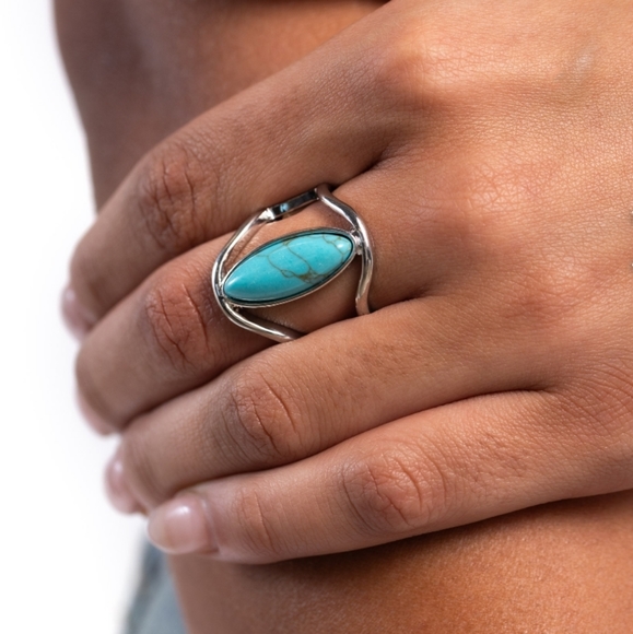 Spartan Stone Blue Ring 💍 Stretchy Turquoise & Silver - Picture 2 of 4